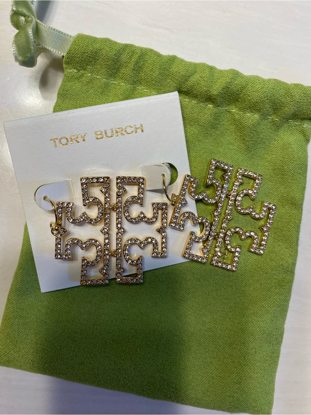 Tory Burch Crystal pave Logo Drop Earrings - Gold-tone